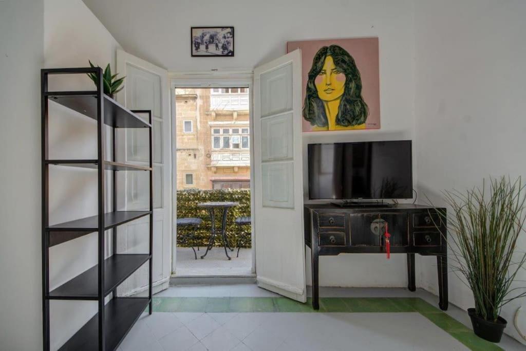 Traditional Maltese Town House In Floriana Bagian luar foto