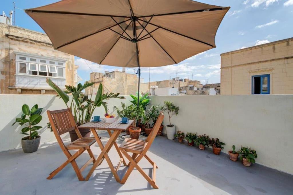 Traditional Maltese Town House In Floriana Bagian luar foto