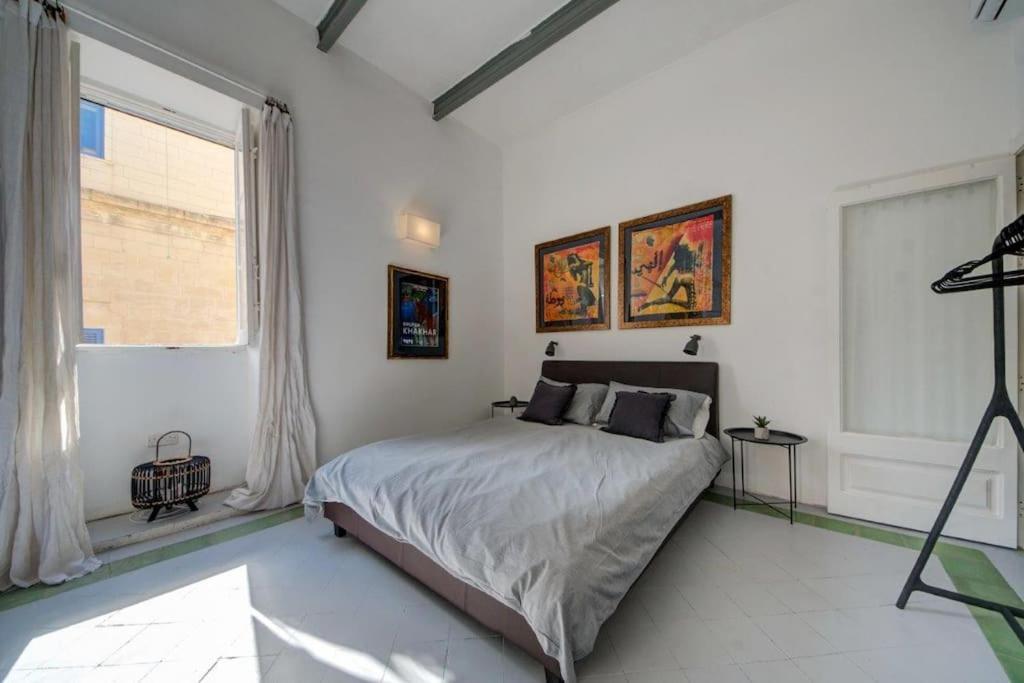 Traditional Maltese Town House In Floriana Bagian luar foto